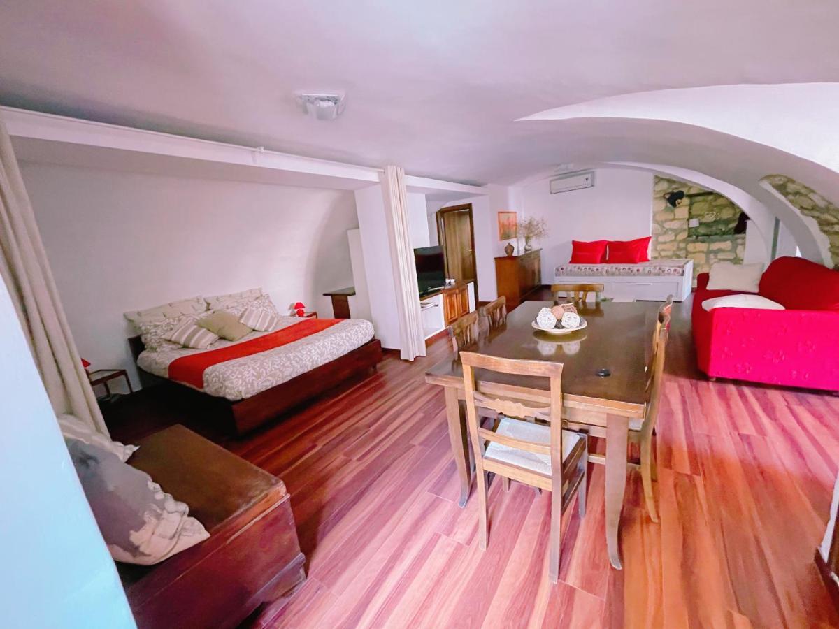 B&B Chiostro San Marco ตาร์กวิเนีย ภายนอก รูปภาพ
