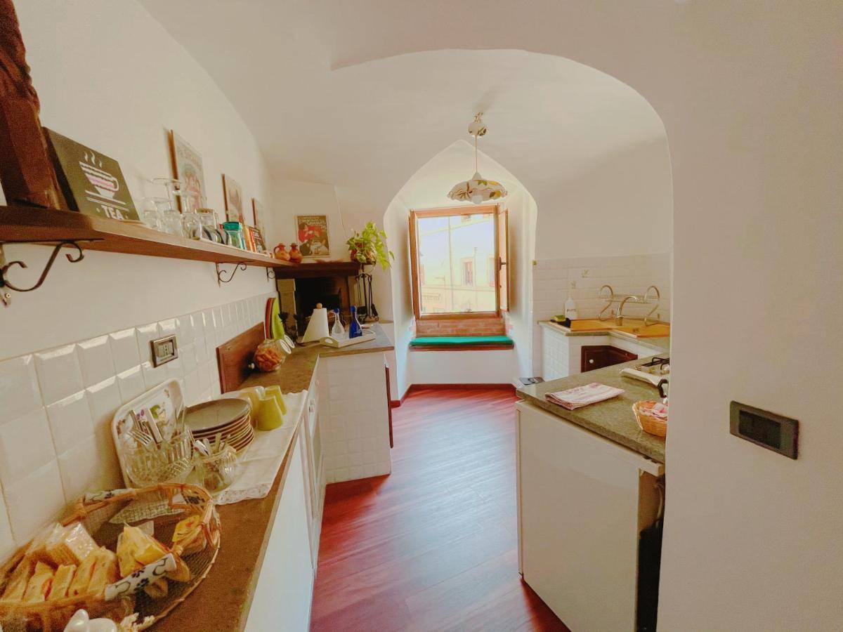 B&B Chiostro San Marco ตาร์กวิเนีย ภายนอก รูปภาพ