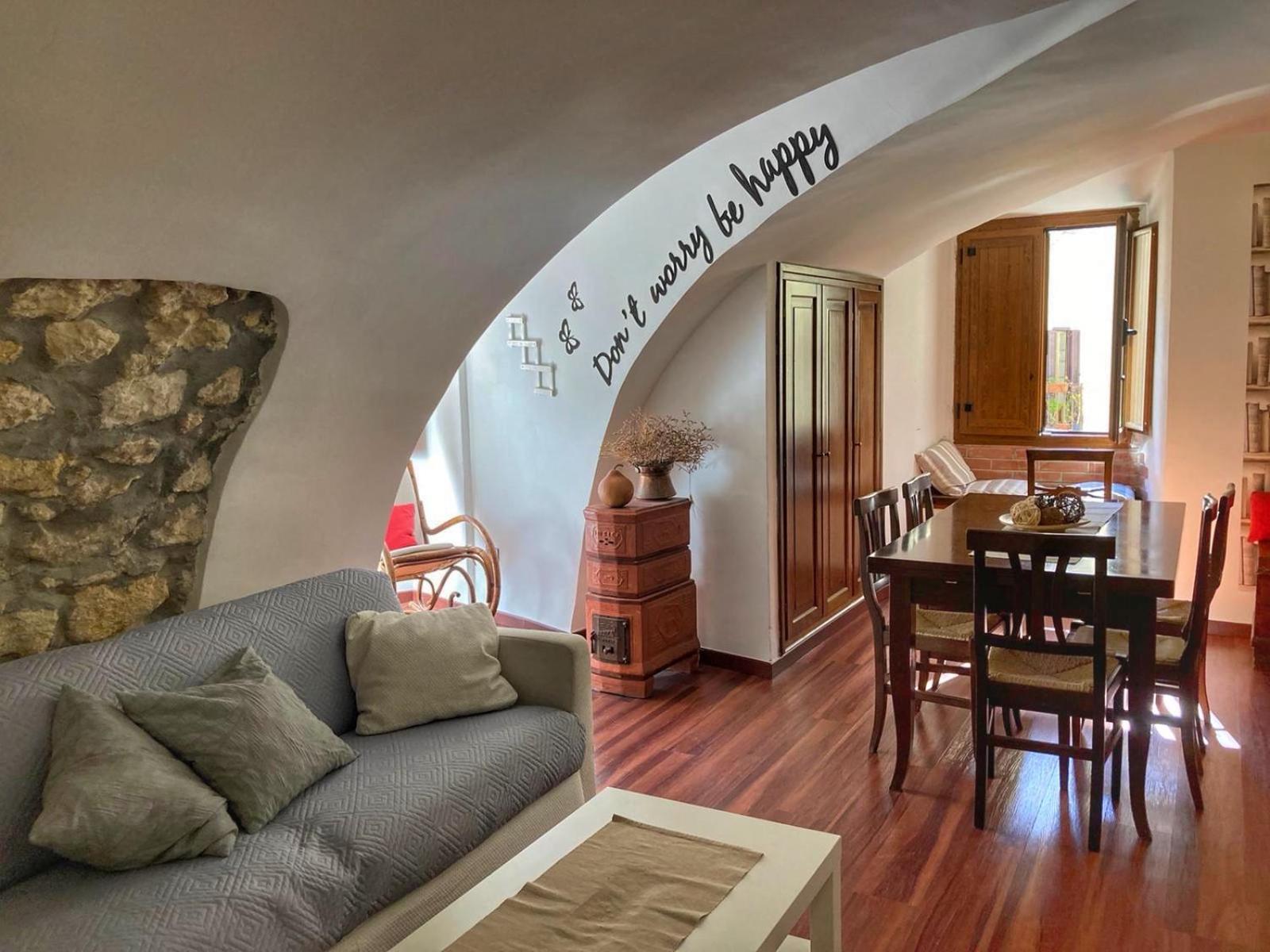 B&B Chiostro San Marco ตาร์กวิเนีย ภายนอก รูปภาพ