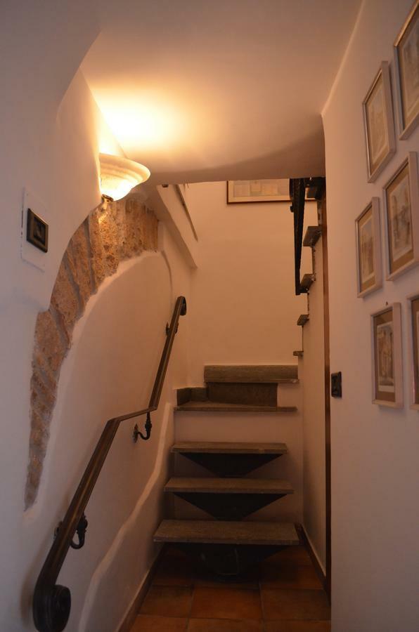 B&B Chiostro San Marco ตาร์กวิเนีย ภายนอก รูปภาพ