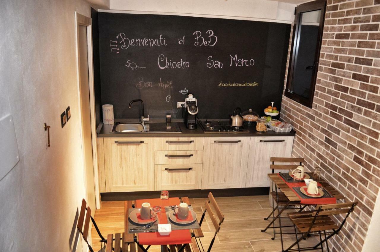 B&B Chiostro San Marco ตาร์กวิเนีย ภายนอก รูปภาพ